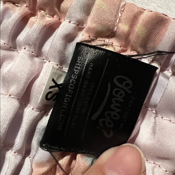 Shipsco strawberry Muay Thai shorts - Picture 6 of 7